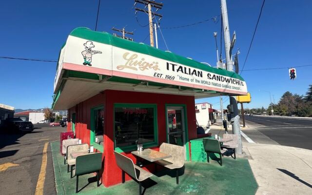 This Tiny Oregon Deli Has a Small Menu—and Sandwiches Locals Can’t Stop Talking About