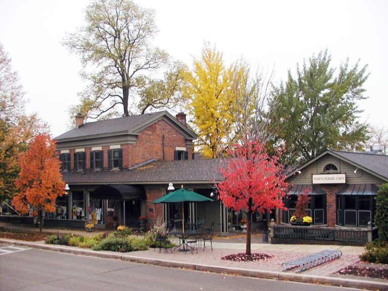 This 1853 St. Charles, Illinois House Holds 200,000 Books And A Little Cafe
