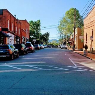 The North Carolina Mountain Town Near Asheville That Feels Like A Hallmark Movie Set