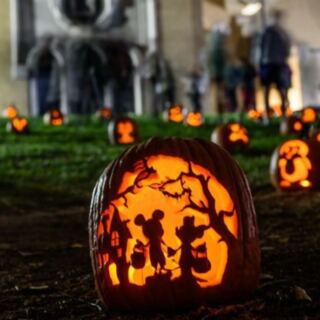 This Ohio Neighborhood Glows With Nearly 1,000 Hand-Carved Pumpkins For Two Magical Nights