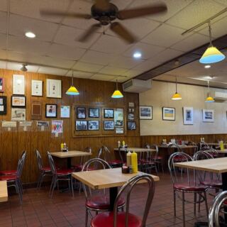 Generations of Minnesotans Keep Coming Back to This Beloved Kosher Deli