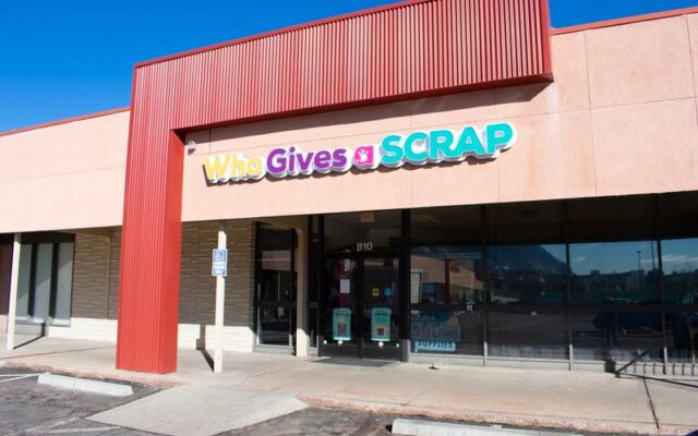This Donation-Based Colorado Thrift Shop Is Where Crafters Find Secondhand Fabric By The Armful