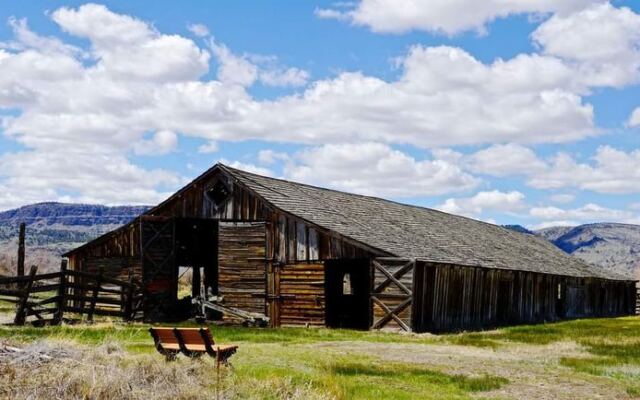 The Old Buildings From One of the West’s Biggest Cattle Empires Still Stand in Oregon