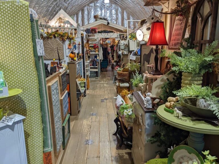 This Minnesota Vintage Store Makes Hours Of Treasure Hunting Easy On Your Wallet
