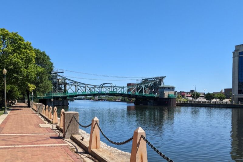 6 Incredible Illinois Day Trips You Can Take By Train