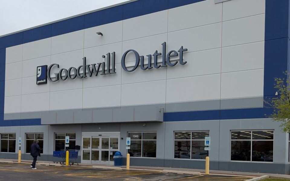 7 Enormous Illinois Thrift Stores Where You Can Build a Whole New Wardrobe for Just $30