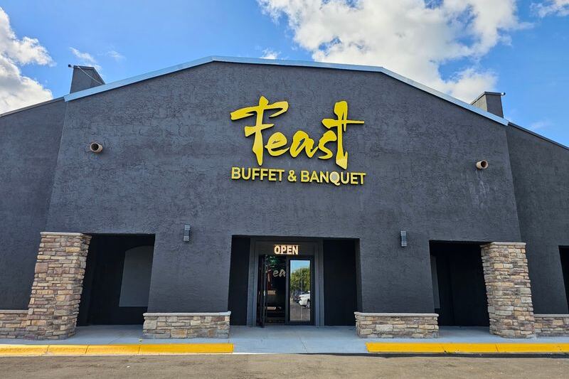 This Giant Minnesota Seafood Buffet Has Over 100 Dishes And Deserves A Cross-State Road Trip