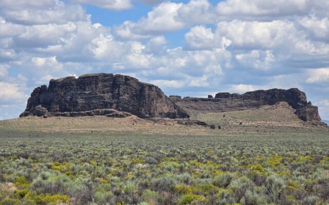 This Massive Oregon Rock Formation Looks So Much Like a Stone Fortress You’ll Think It’s a Movie Set