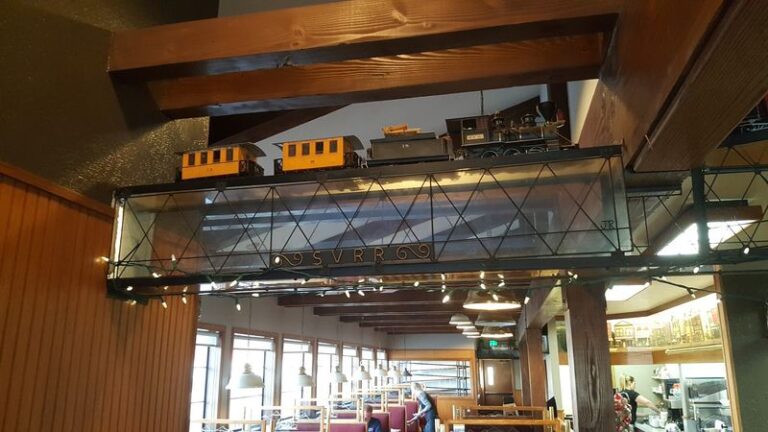 At This Oregon Restaurant, Model Trains Travel More Than 1,000 Feet Around the Diners