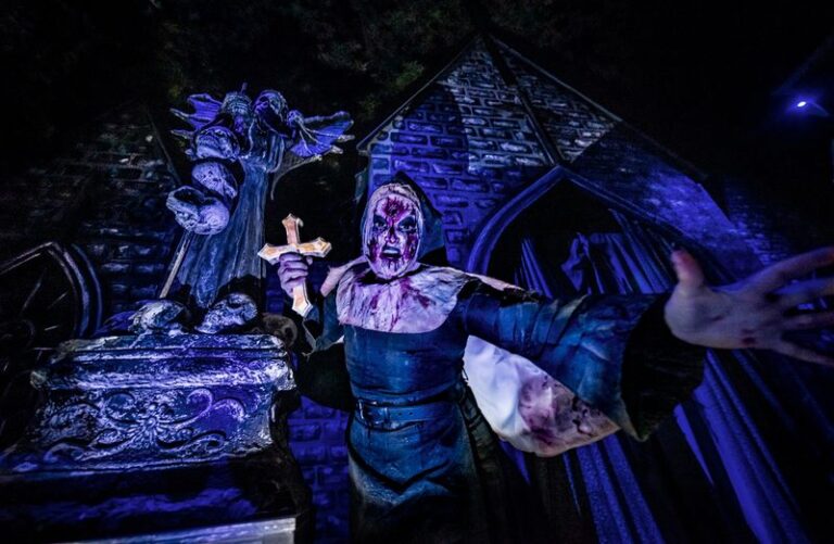 These 12 Haunted Minnesota Houses Keep Ghost Hunters Coming Back For More