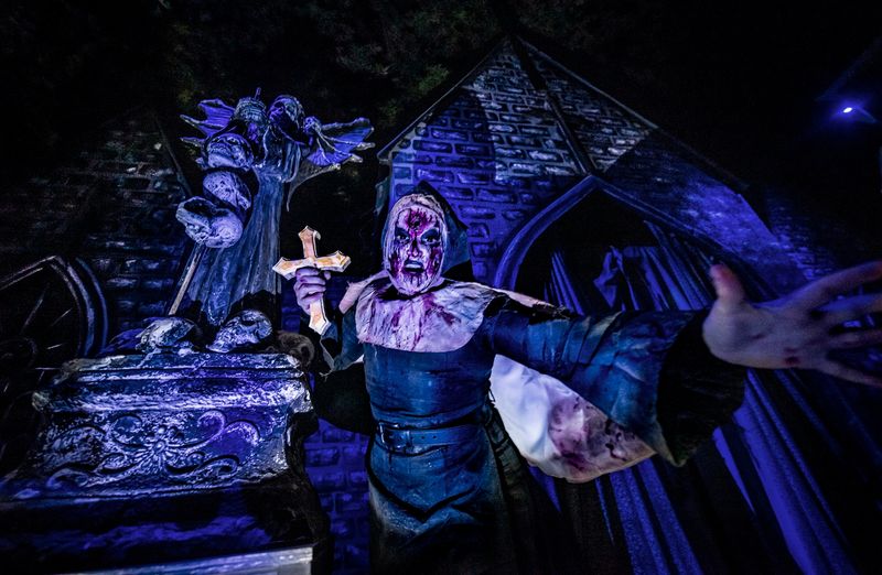 These 12 Haunted Minnesota Houses Keep Ghost Hunters Coming Back For More