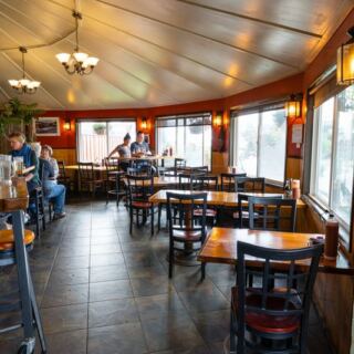 11 Oregon Hole-in-the-Wall Spots Locals Quietly Hope You Never Hear About