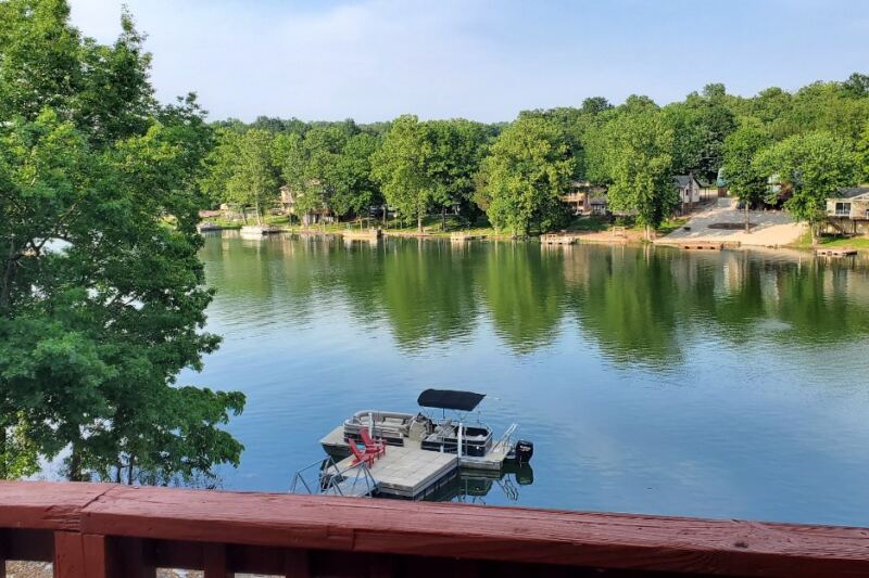 This Tiny Arkansas Town With Seven Lakes Is Where Retirees Stretch Their Budget Further
