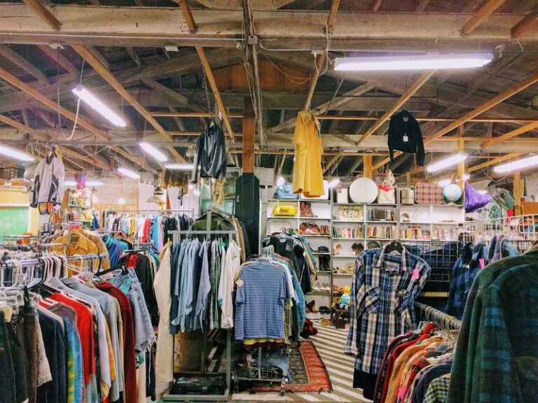 Forget Price Tags: This Oregon Secondhand Shop Sells Cartloads for $27