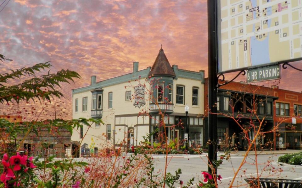 This Charming Illinois Tea Room Serves British-Style Tea With Fresh Scones and Devonshire Cream