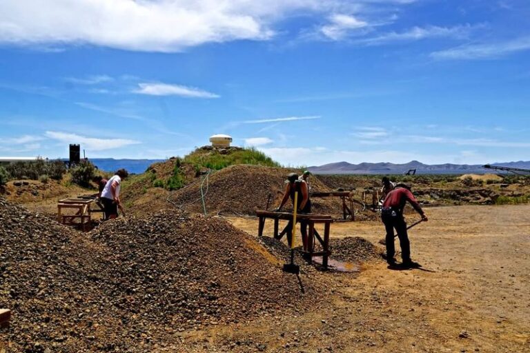 This Oregon Sunstone Mine Lets You Dig Ancient Rock and Take Home Every Gem