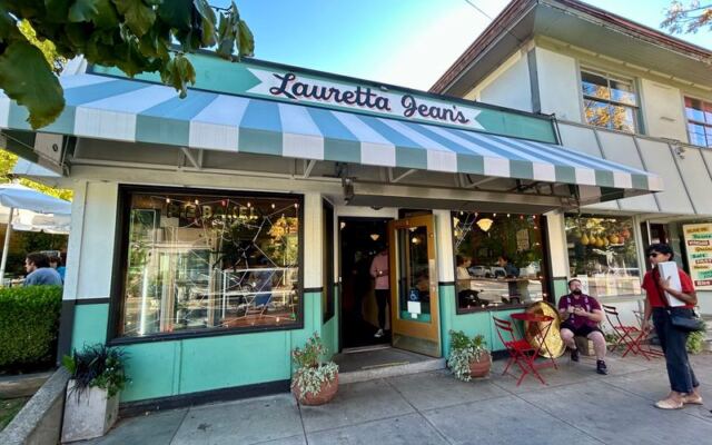 You Haven’t Really Tasted Oregon Until You’ve Had Marionberry Pie at This Little Bakery