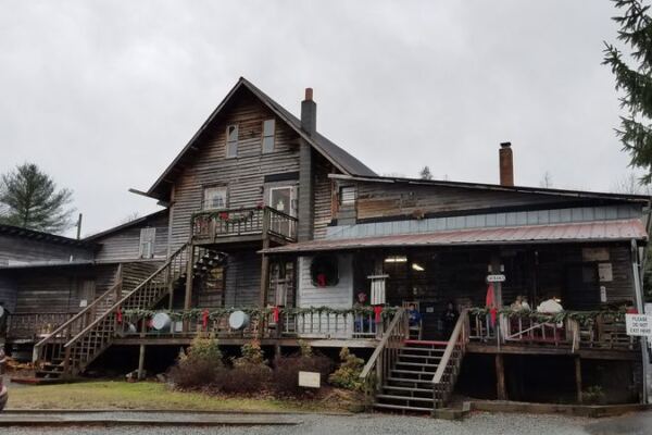 This Tiny North Carolina Mountain Village Still Pours 5-Cent Coffee Beside An 1883 Store
