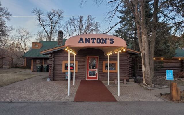 The Fluffiest Popovers In Minnesota Come From This Unassuming Supper Club