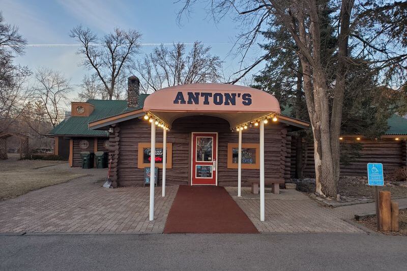 The Fluffiest Popovers In Minnesota Come From This Unassuming Supper Club
