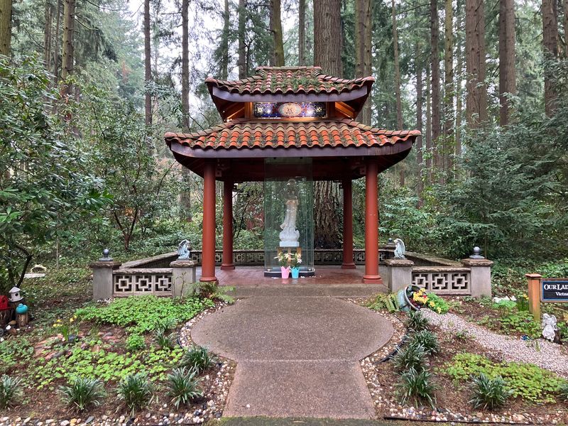 A Nun Reported Seeing Mary Here – Now a 65-Foot Cross Towers Over This Oregon Hill