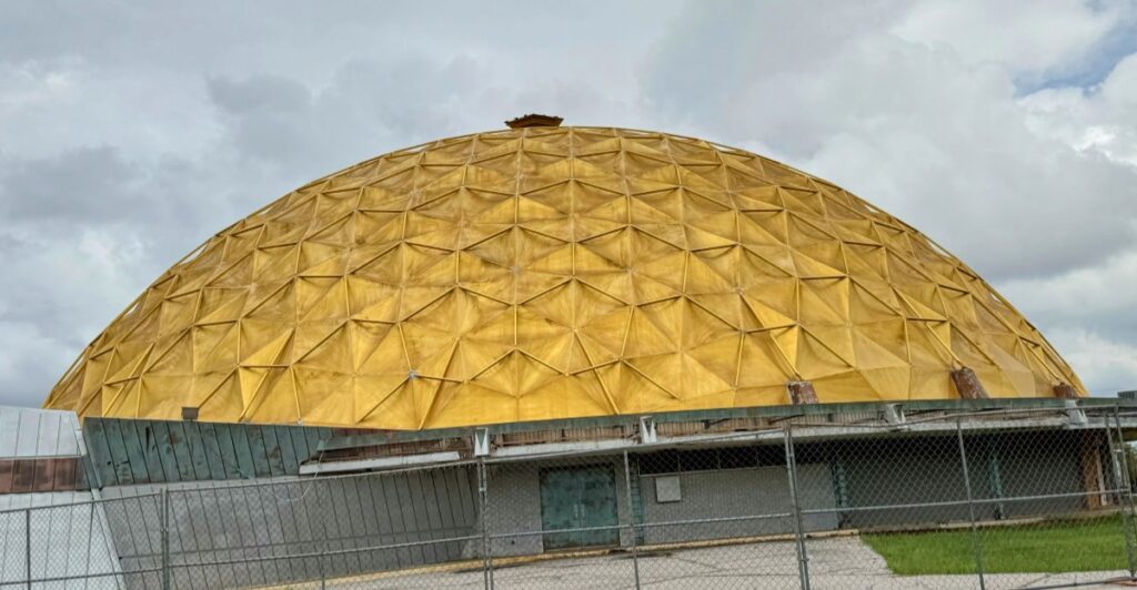 This Route 66 Gold Dome In Oklahoma City Has Looked Like Tomorrow Since 1958