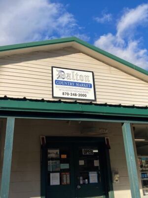 5 Arkansas Country Markets Where Amish And Mennonite Bread Is Worth Clearing Cooler Space