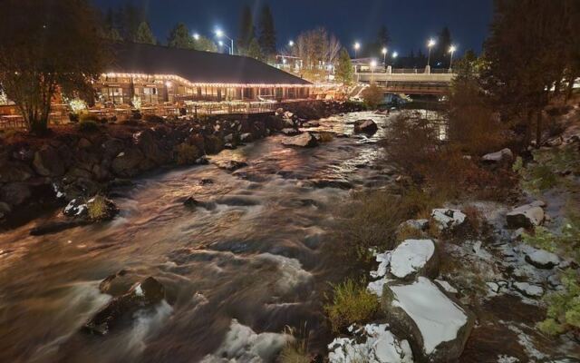 This Small Oregon Town Packs More Restaurants Per Block Than Most Big Cities Do