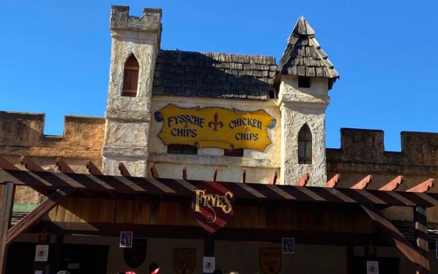 This North Carolina Renaissance Festival Has Knights Jousting Beside Castles Every Fall Weekend