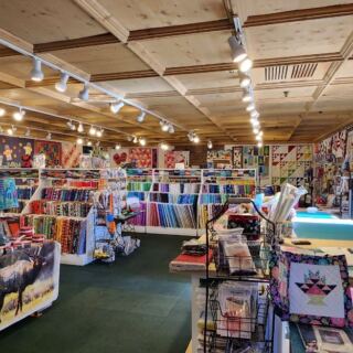 7 Rare Colorado Quilt Shops Where Quilters Dig Through Shelves Of Hard-To-Find Prints