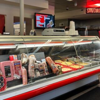 This Decades-Old Illinois Italian Market Feels Like a Little Slice of Italy Without Leaving the State