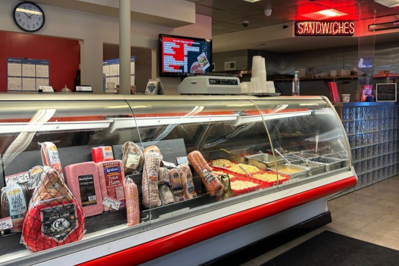 This Decades-Old Illinois Italian Market Feels Like a Little Slice of Italy Without Leaving the State
