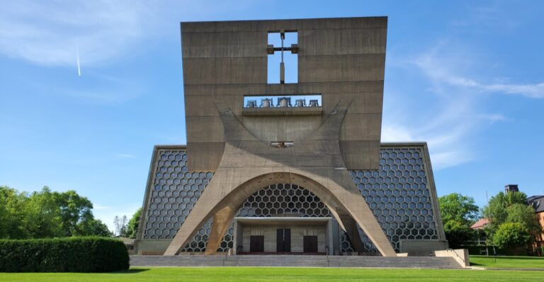 The Stunning Minnesota Monastery Most Locals Drive Past Without Even Knowing It’s There