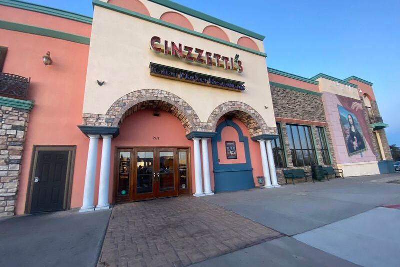 The Colorado Italian Buffet Where Wood-Fired Pizza, Baked Ziti, And Cannoli Never Keep You Waiting