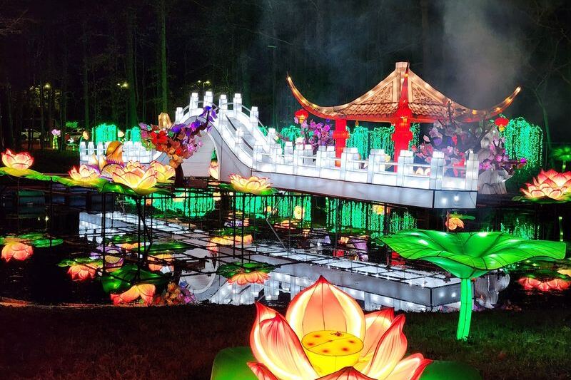 This North Carolina Lantern Festival Lights Up 14 Lakeside Acres With Glowing Dragons