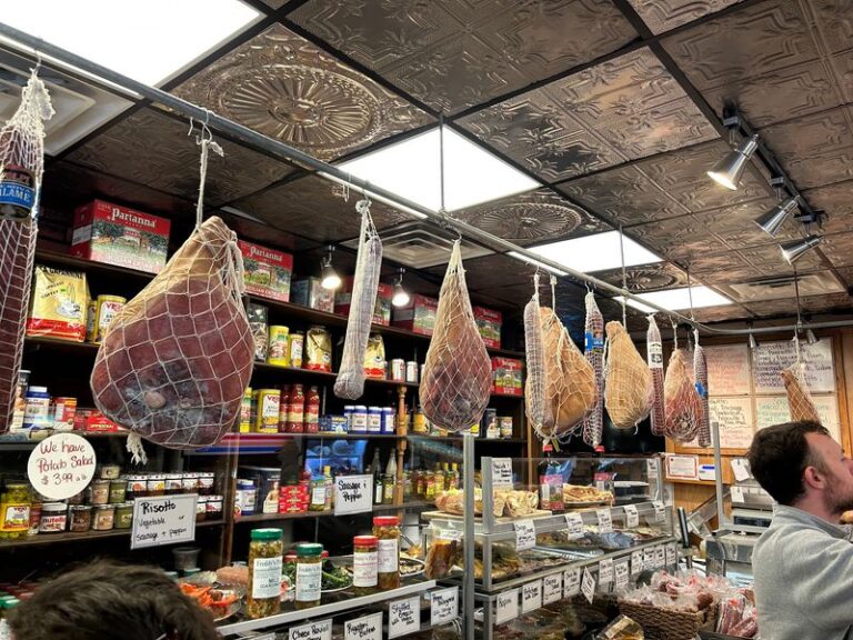 This Cicero, Illinois Corner Market Hides A Full Italian Kitchen And A Gelato Case