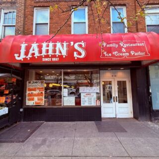 This Old-School New York Soda Fountain Still Mixes A Real Egg Cream For Less Than $5