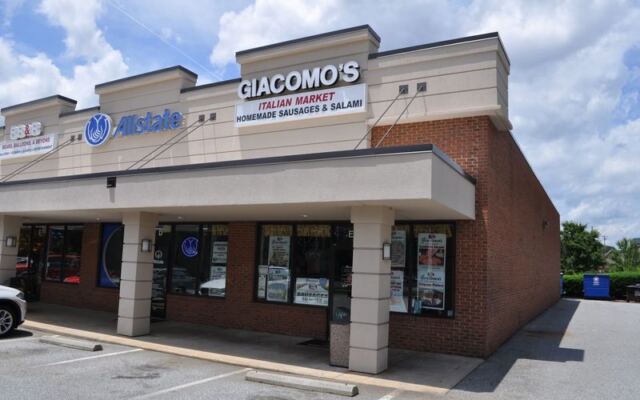The North Carolina Italian Market Where Your Grocery Store’s Olive Oil Suddenly Looks Sad