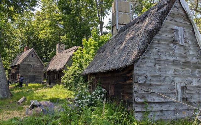 This Massachusetts Village Brings 1630 Back to Life With Costumed Locals Tending Gardens for the Price of a Coffee