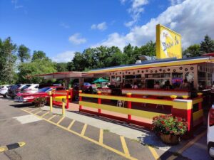 Carhops Still Bring Burgers To Your Window At These 7 Old-School Minnesota Drive-Ins