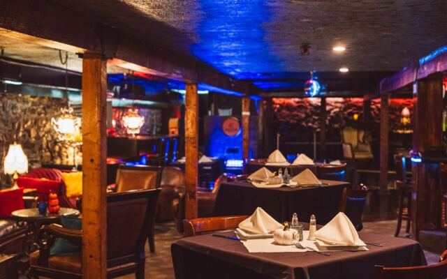 Behind an Unmarked Door, This Oregon Speakeasy Serves Italian Dinners in a Prohibition-Era Cellar
