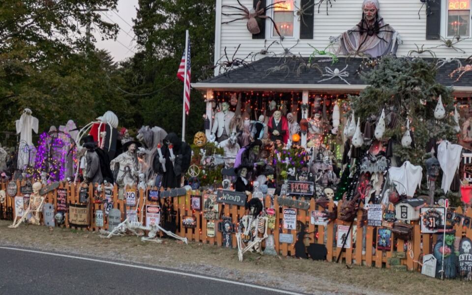 One New Jersey Front Yard Takes Halloween Decorating To A Whole Other Level