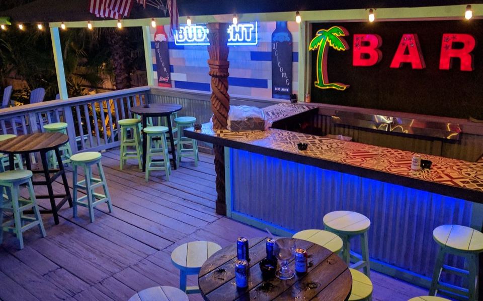 Forget The Family Resorts, This Texas Beach Hotel Is All About Adults-Only Relaxation