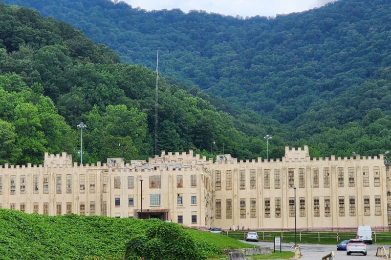 Ghost Stories Surround These 6 Tennessee Landmarks After Sunset
