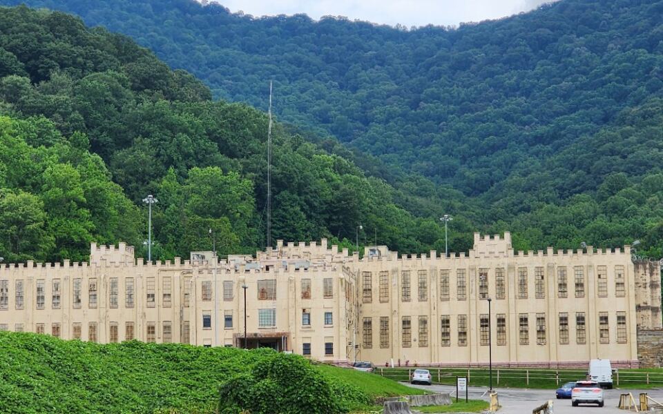 Ghost Stories Surround These 6 Tennessee Landmarks After Sunset
