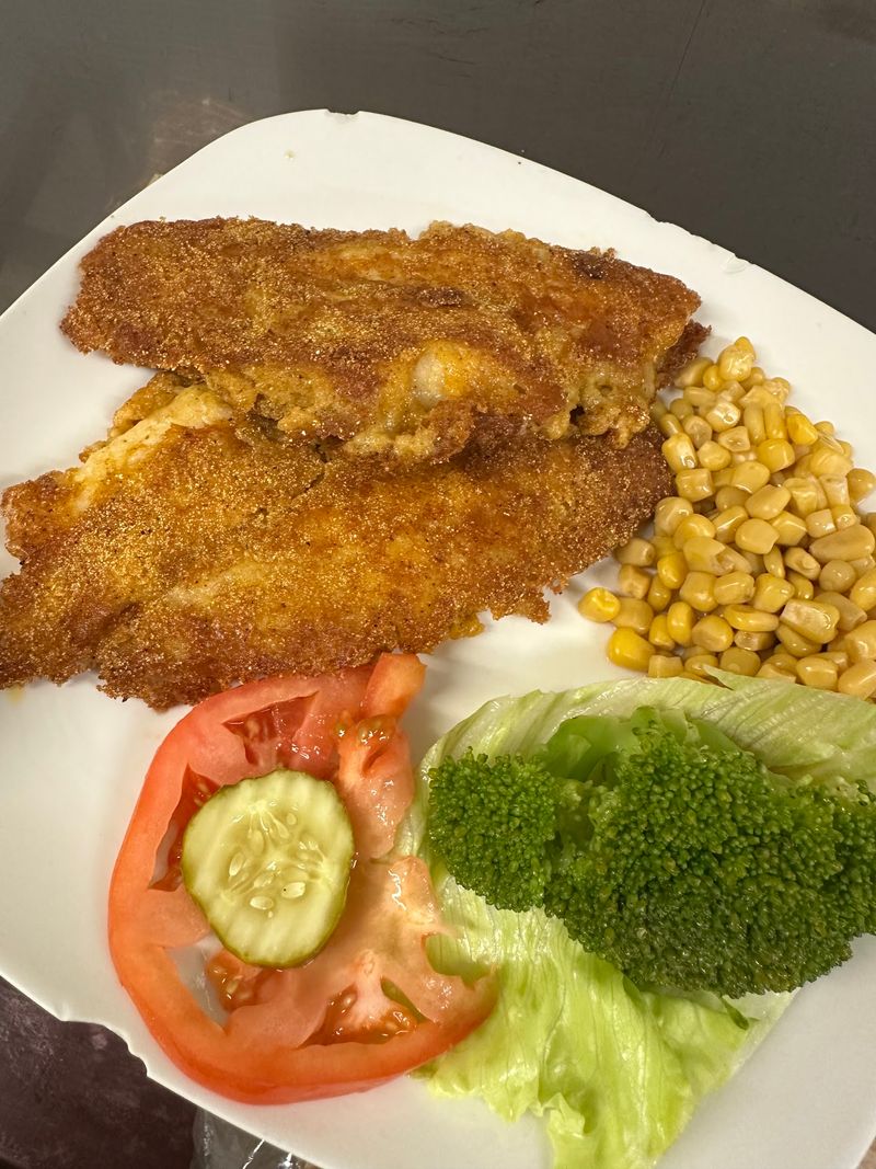 Friday Fish Dinners Give This Diner Another Reason To Visit Friday Fish Dinners Give This Diner Another Reason To Visit