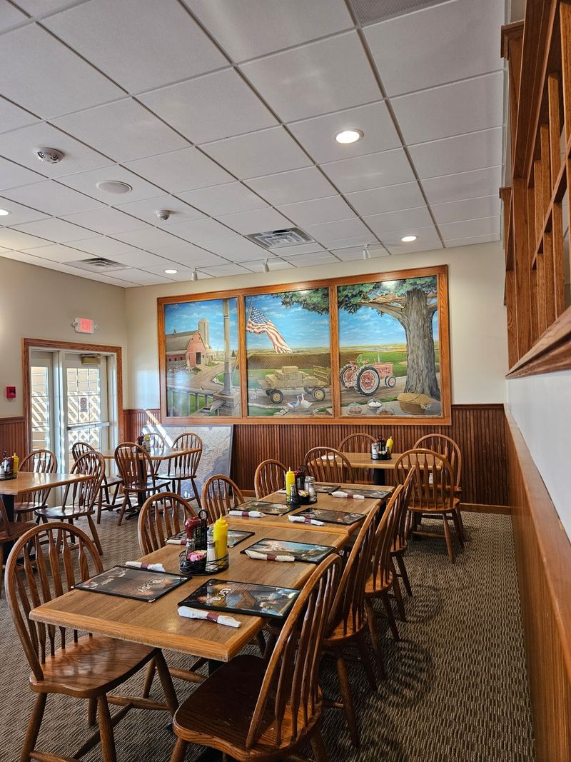 Friendly Servers And Fun Walls Make It Feel Like Home Friendly Servers And Fun Walls Make It Feel Like Home