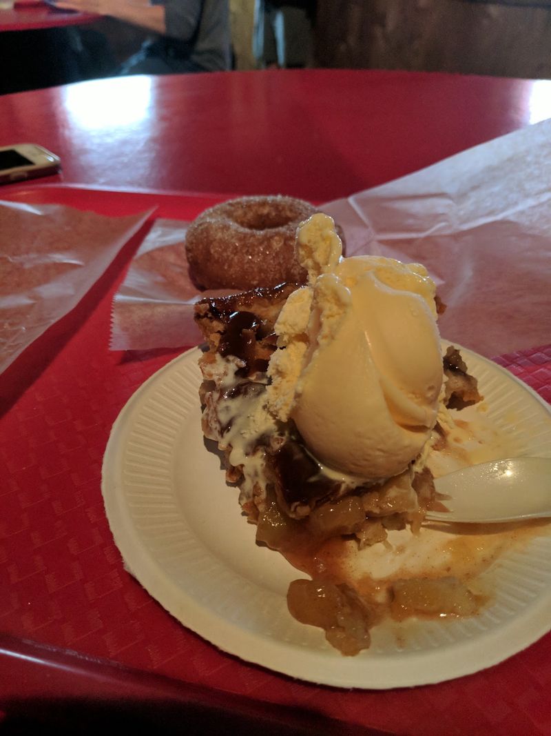 Save Room, Because The Homemade Pie Deserves Your Attention Save Room, Because The Homemade Pie Deserves Your Attention