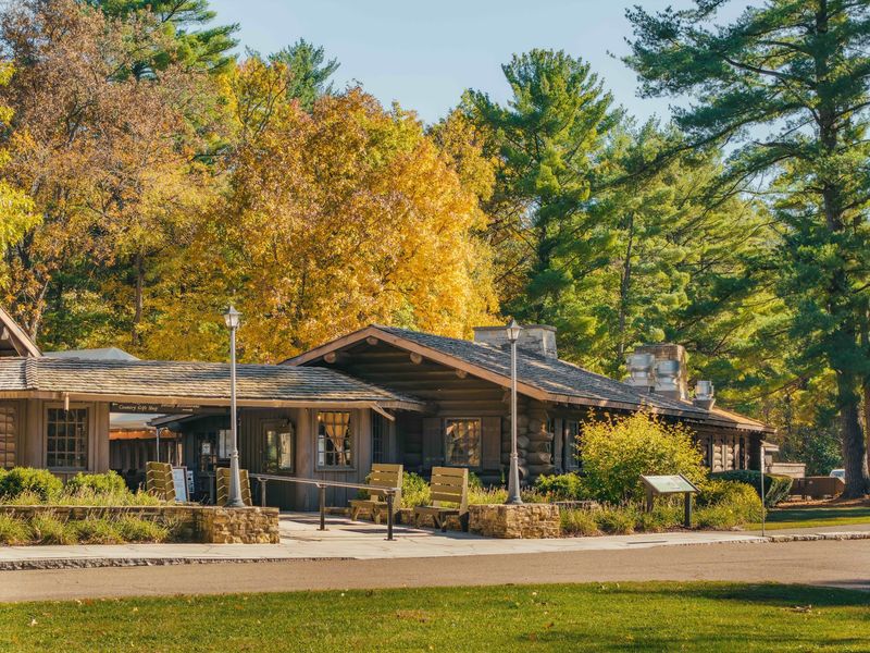 White Pines Lodge