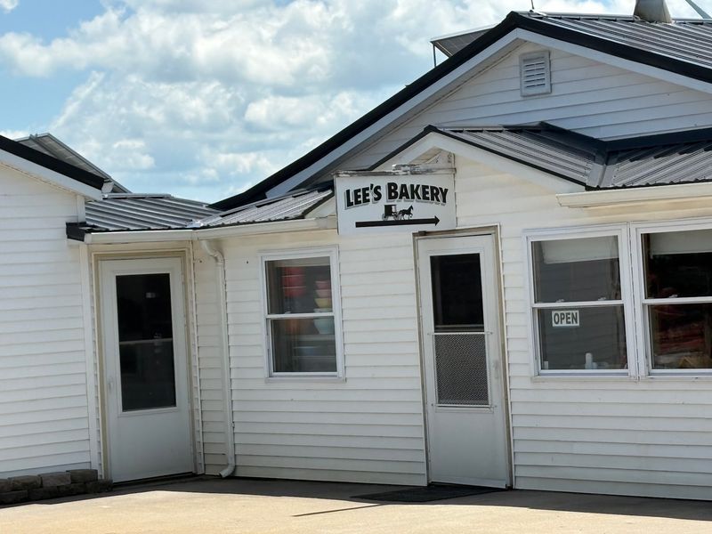 Lee's Bakery